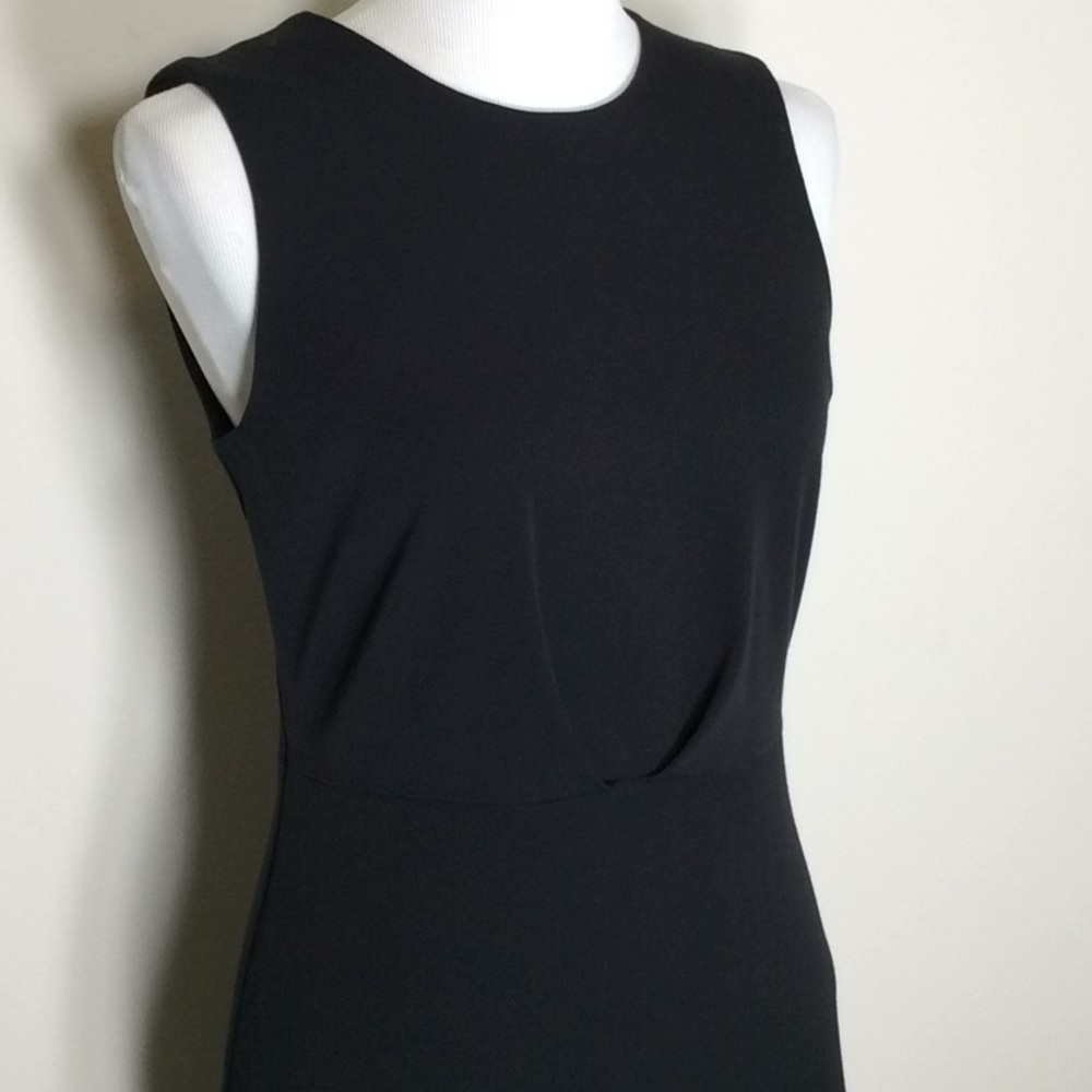 Sleeveless Little Black Dress - Picture 3 of 10